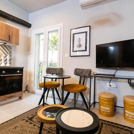 F & B Collection - Minilux For 3 *